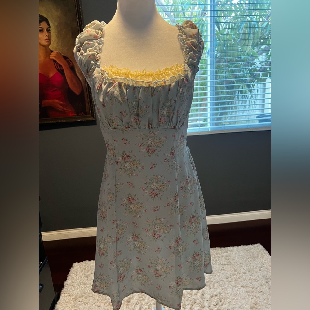 Summer Dress in Floral Ruffle Design. Sexy In EUC. Size M